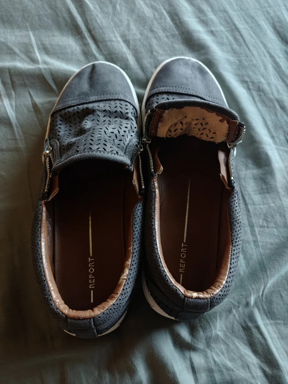 Report Slip-On Casual Sneakers with Side Zippers